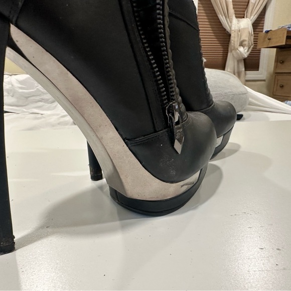 Fergie Black Ribbed Ankle Booties - Picture 5 of 5